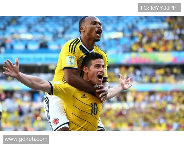 足球明星华丽走秀入场视频展现魅力与风采引领时尚潮流