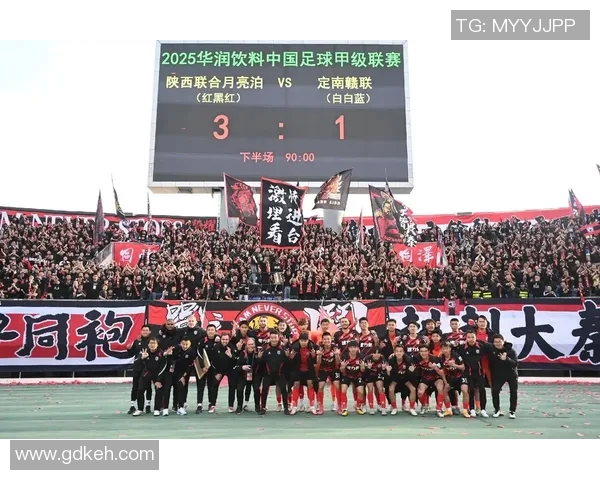 足球明星签名背后的故事与中国球迷的热情互动